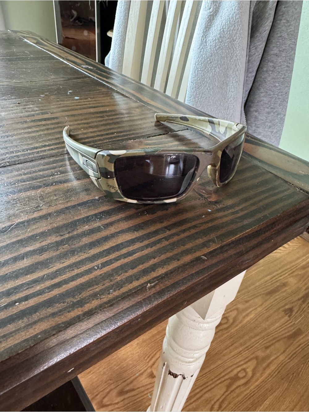 Oakley sunglasses - Picture 2 of 4